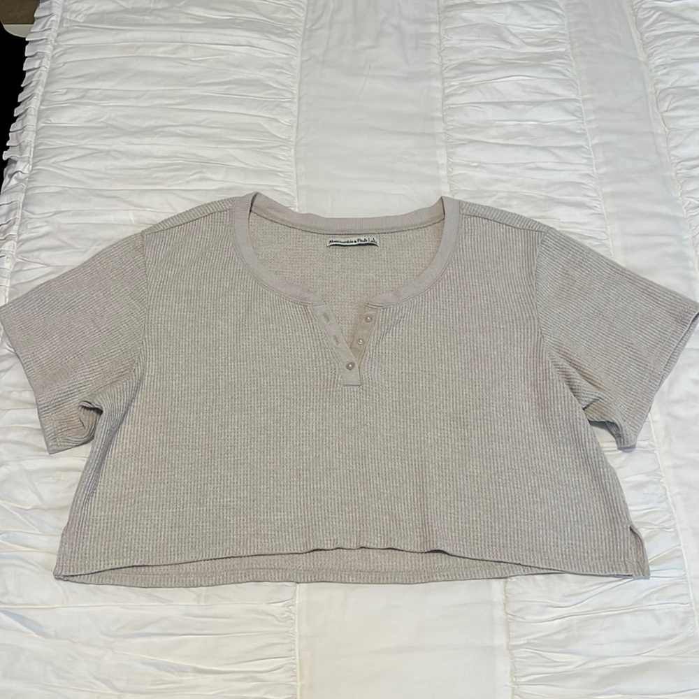 Abercrombie & Fitch oatmeal colored waffle knit top